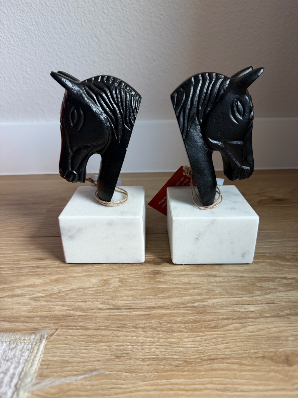 Unbranded Black Horse Head Marble Bookends - Set of 2 - Picture 2 of 3